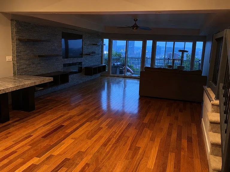 1041 E Warrington Ave — Photo 3
