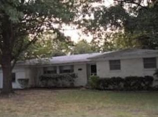 7113 Robinhood Ln, Fort Worth, TX 76112