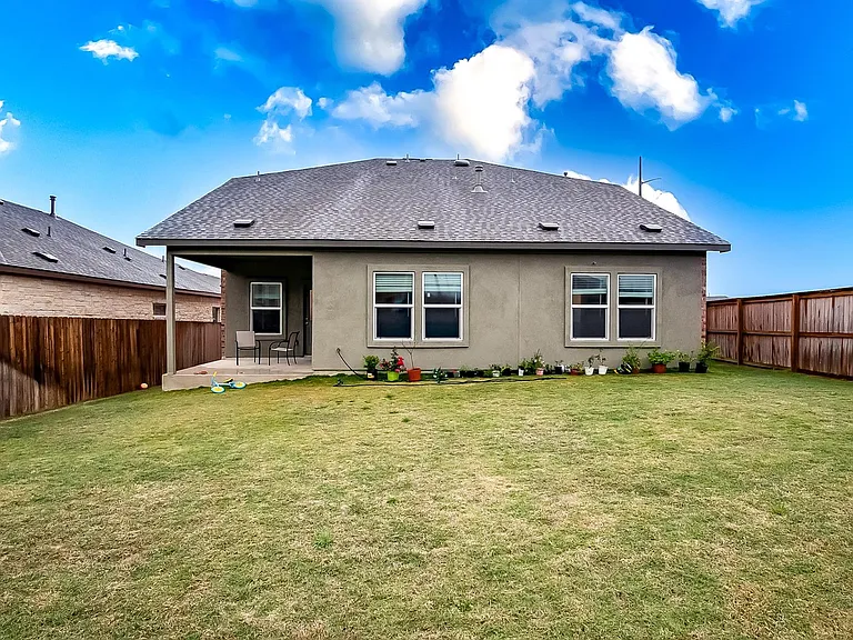 1024 Bluewood Bnd — Photo 28