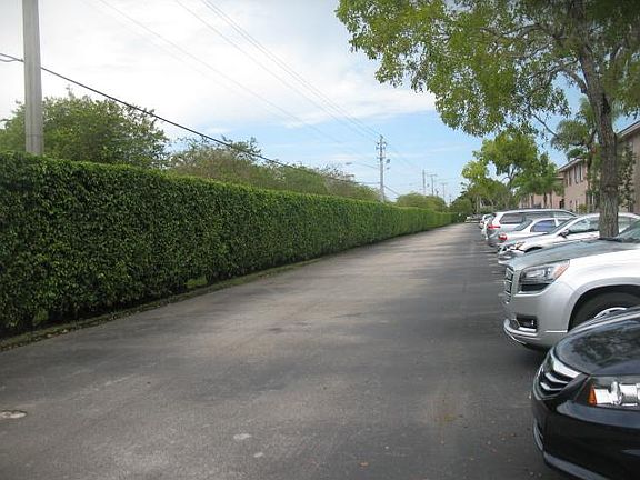 4th image of 11820 Royal Palm Blvd