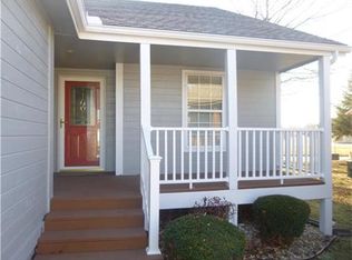 412 NW Augusta Ct, Blue Springs, MO 64014