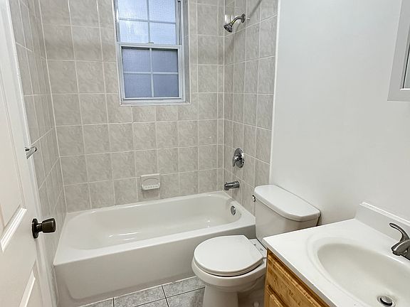 4th image of 546 E Blancke St #2F