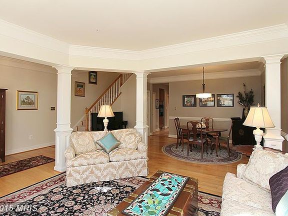 5th image of 559 Longhorn Cres