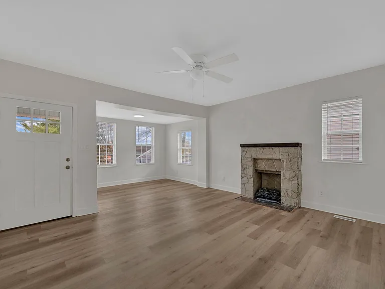 638 Branch St — Photo 10