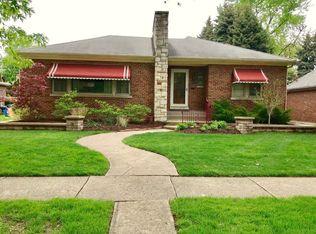 9320 S 53rd Ave, Oak Lawn, IL 60453