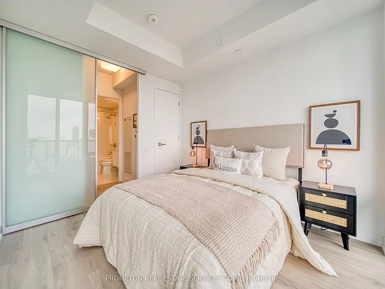 3 Gloucester St #1006 — Photo 11