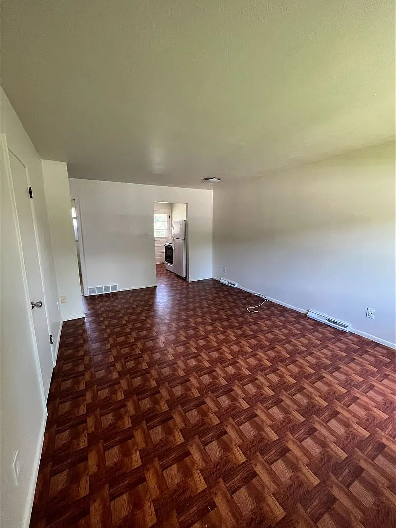 Building Photo - 1331 Balsam Ave #3