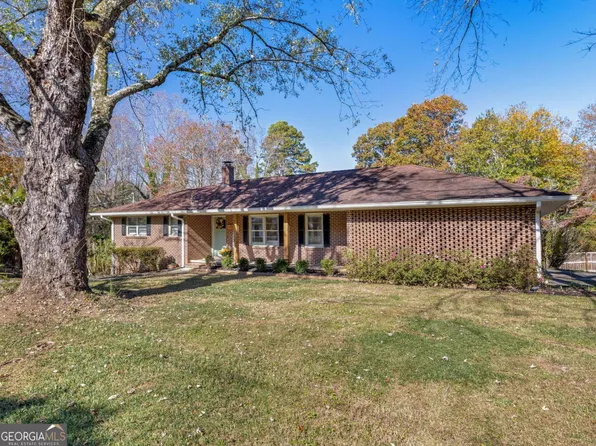 225 Woodvale St, Clarkesville, GA 30523