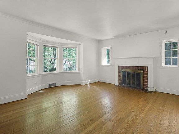 4th image of 7514 Forest View Dr