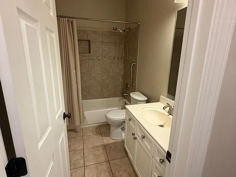 1630 Academy Dr #709 — Photo 9