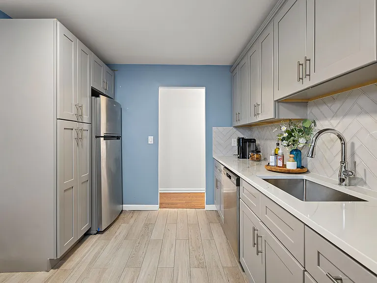 174 Clay St #2 — Photo 8