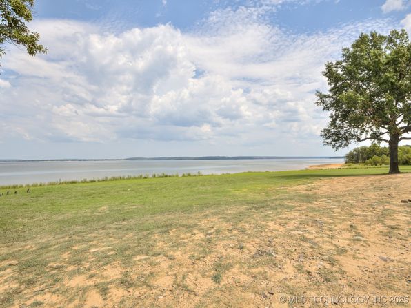 833 N Simpson St, Eufaula, OK 74432