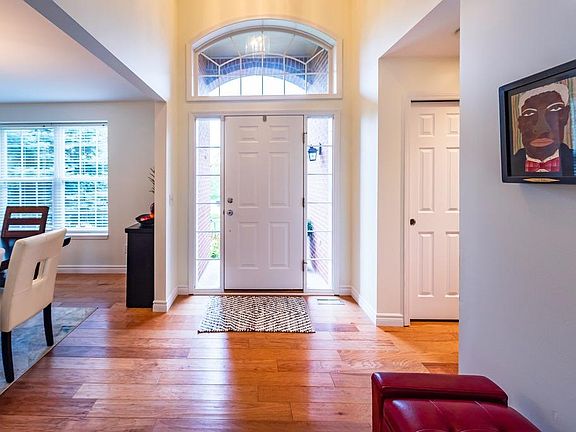 4th image of 7592 Abigail Dr
