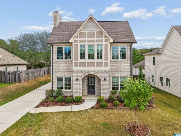 1065 Garnet Dr, Calera, AL 35040