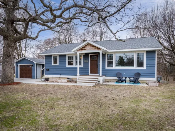 532 East St, Stoughton, WI 53589