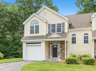 16 Minuteman Ln #8, Westford, MA 01886