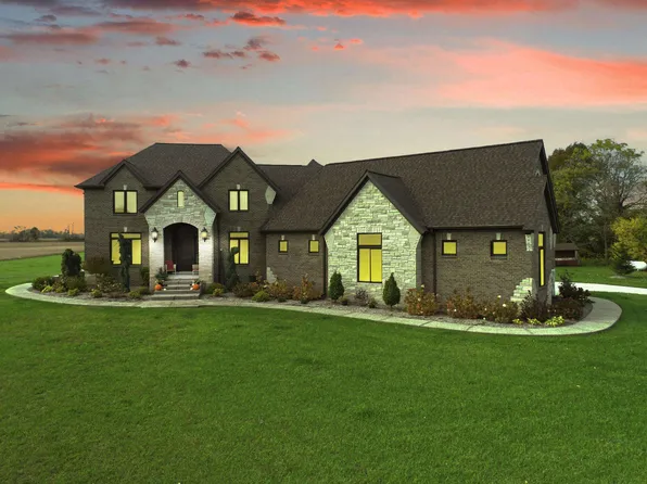 2372 Kronner Rd, Columbus, MI 48063