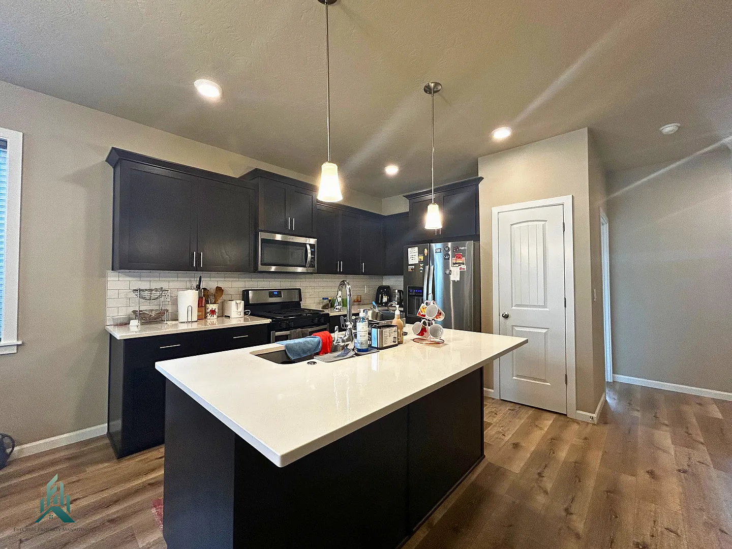 Single-family Home for Rent — Photo 3