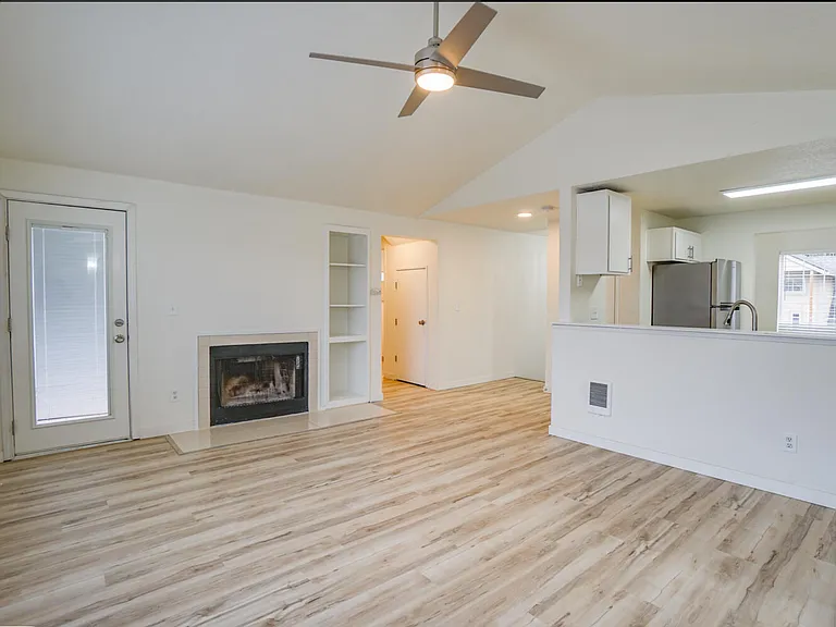 Park Crest Townhomes — Photo 24