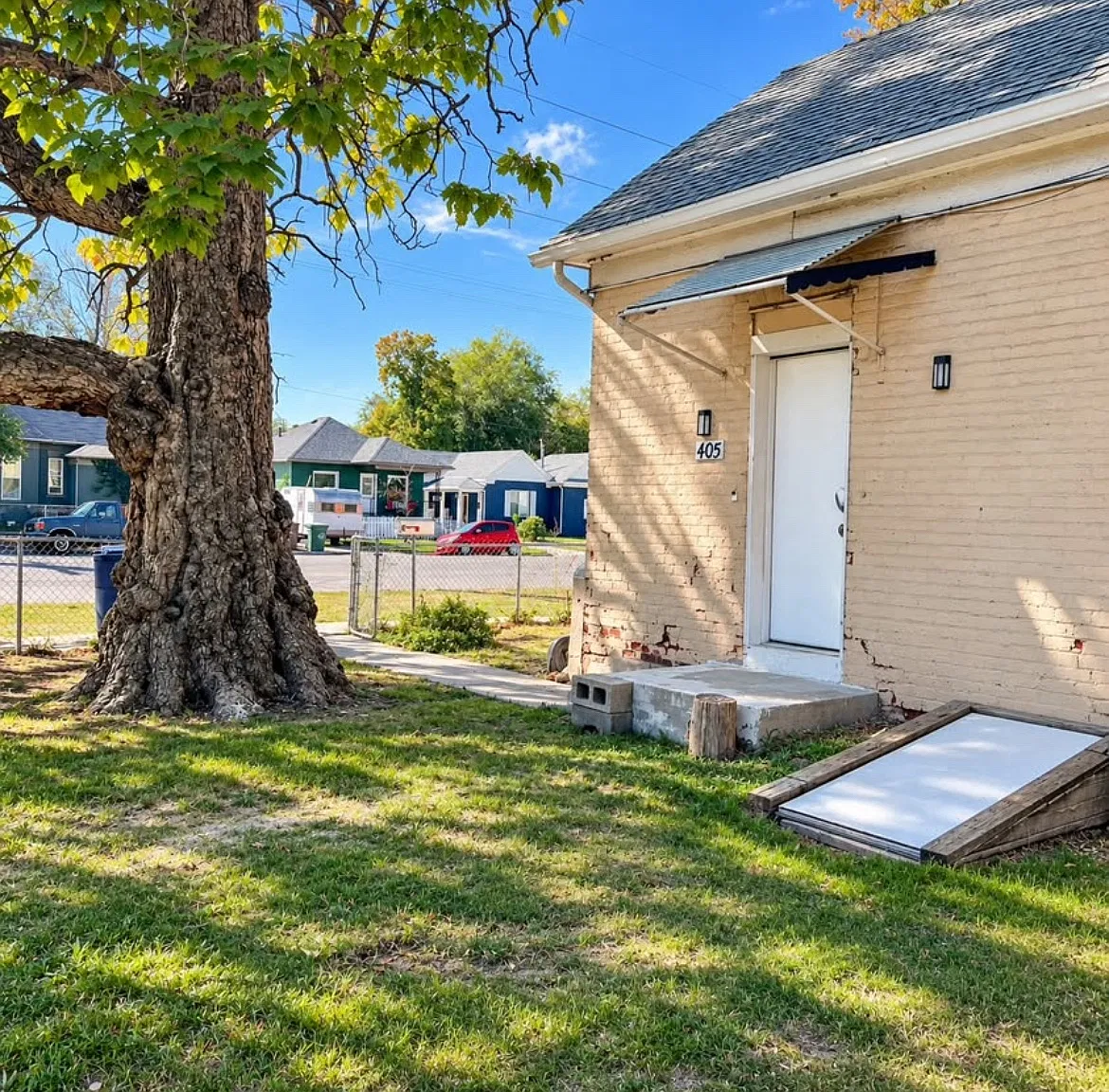 403 N 700 W — Photo 2