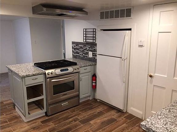 3rd image of 714 S 600 E