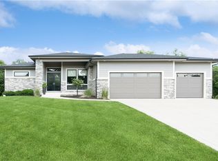 7617 Silverstone Ct, Johnston, IA 50131