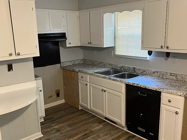1785 Grovehaven Cir — Photo 4