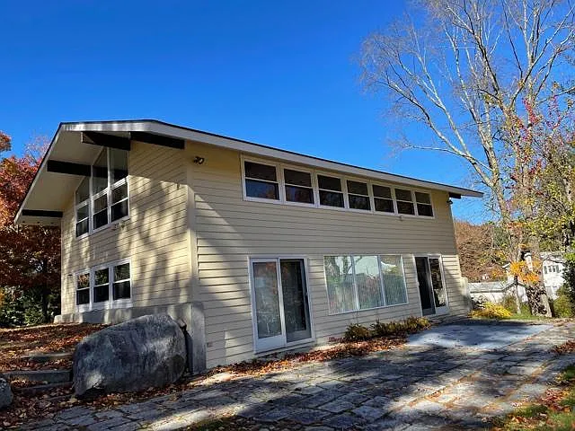 Tuttle Dr — Photo 17