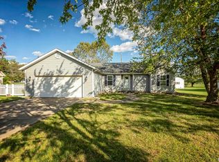 5875 Winterset Dr, Carterville, IL 62918