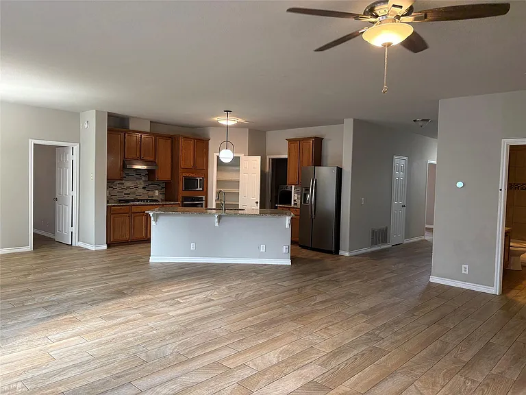 1112 Vanderbilt Cir — Photo 4