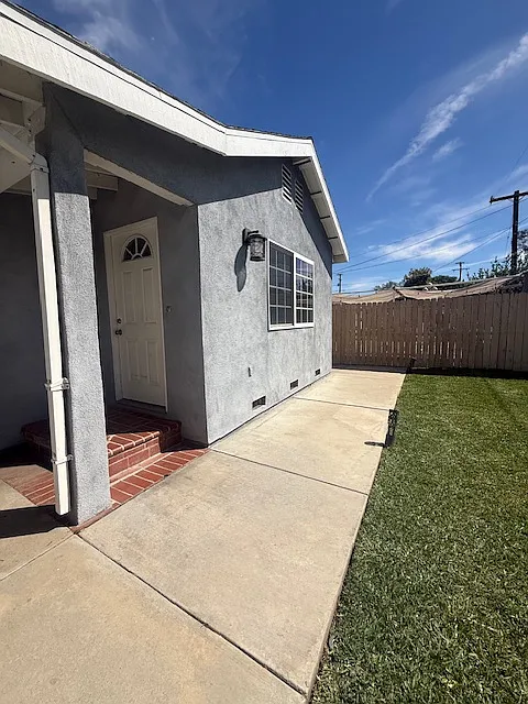 Building Photo - 117 N Barbara Ave