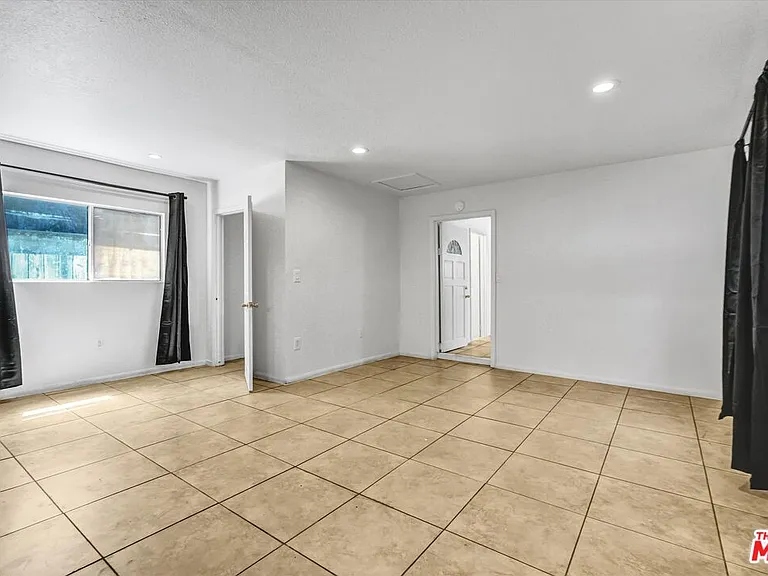 13110 Pinney St — Photo 3