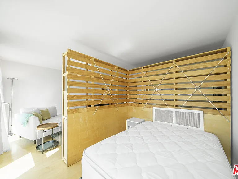 800 W 1st St #2104 — Photo 12