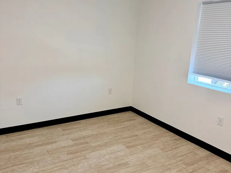 1134 S Palm Ave — Photo 33