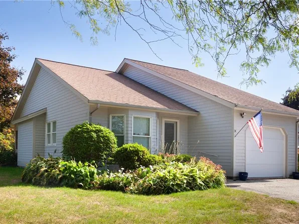 34 Valley Ln #34, Portsmouth, RI 02871