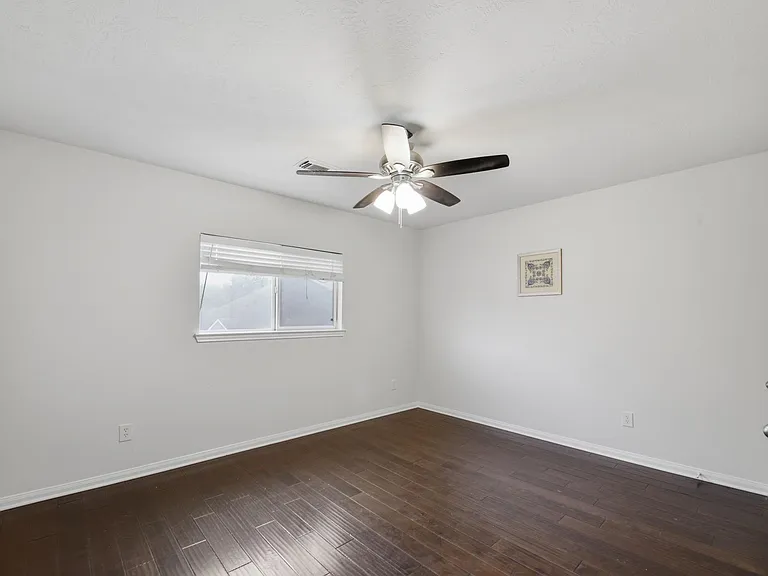 7519 Chathan Glen Ln — Photo 29