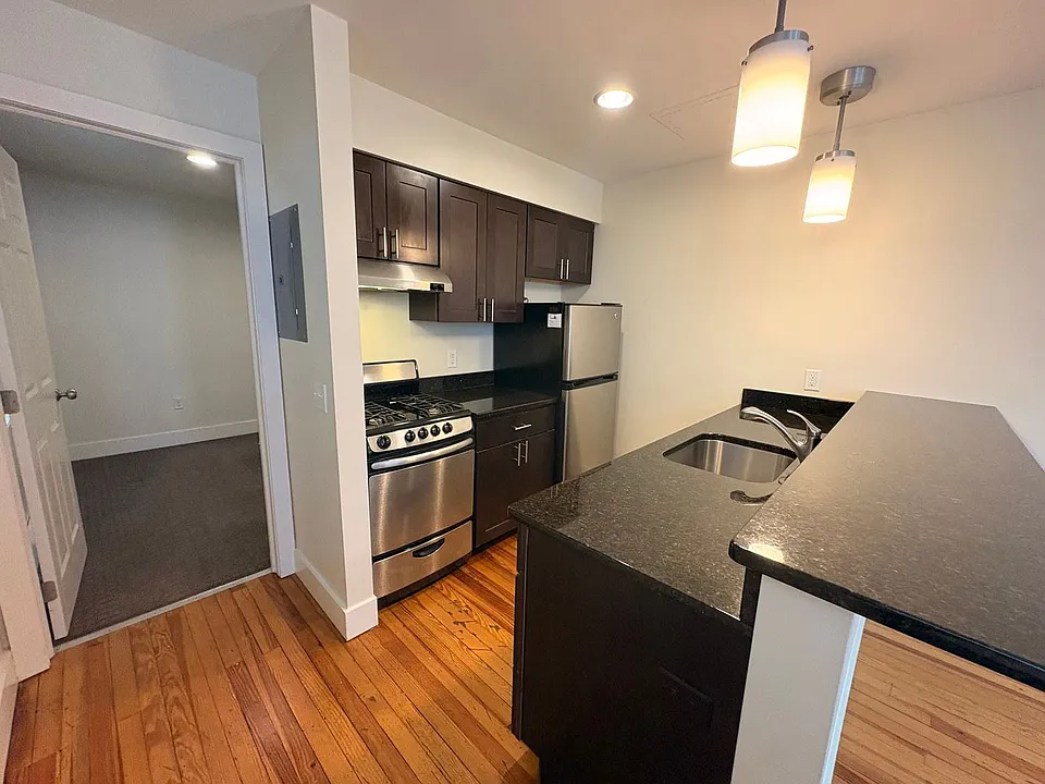 31 S Duke St #6