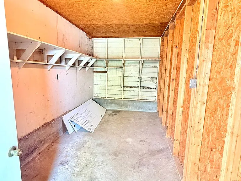 1074 N US Highway 281 — Photo 14