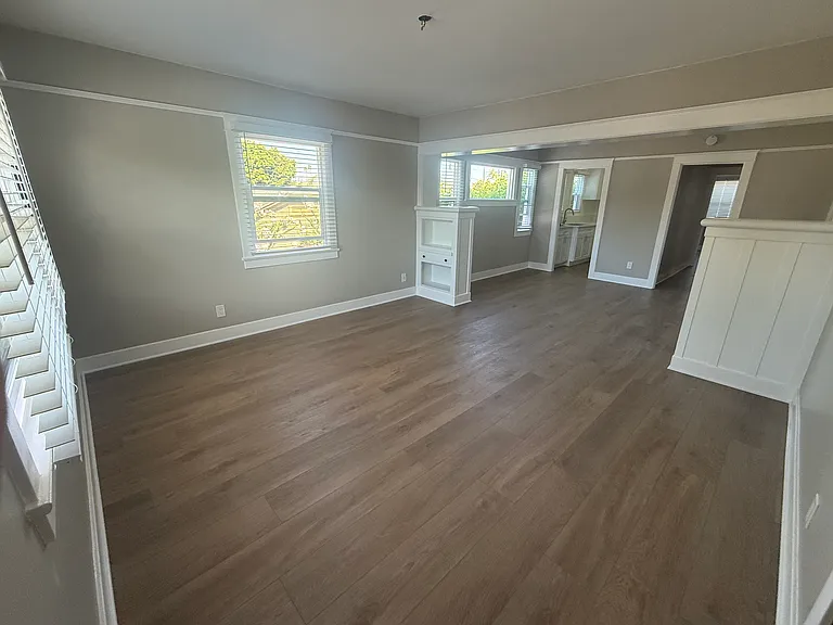 1817 E 3rd St #1819 — Photo 9