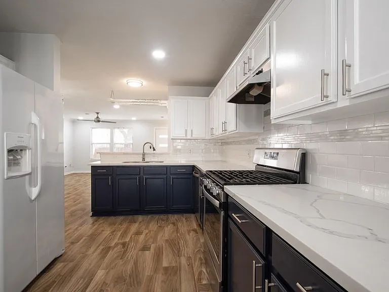 1422 Ruthven St — Photo 10