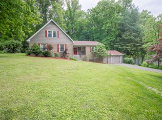 21405 Plantation Rd, Bristol, VA 24202