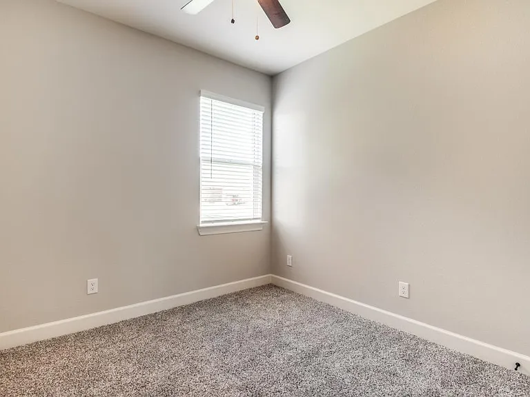 1009 Calhoun Dr — Photo 18