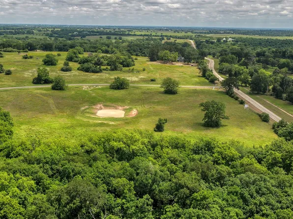 1 One Creekview Trl, Brenham, TX 77833