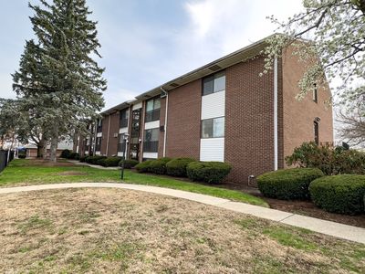 172 River St #B7, Waltham, MA, 02453