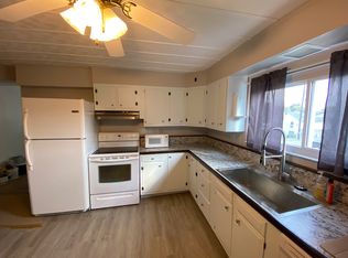 47 Maple St, Muse, PA 15350