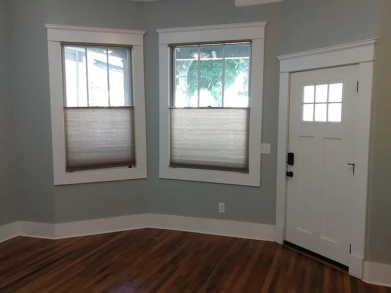 807 Monroe Dr NE #B — Photo 2
