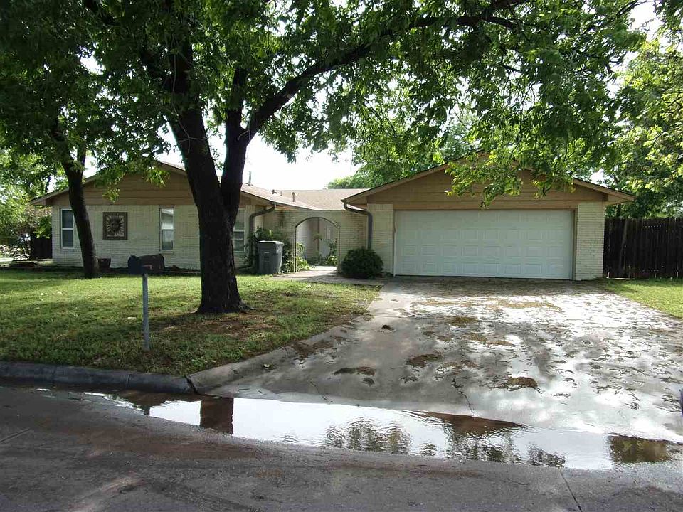 1st image of 9 NW Compass Dr