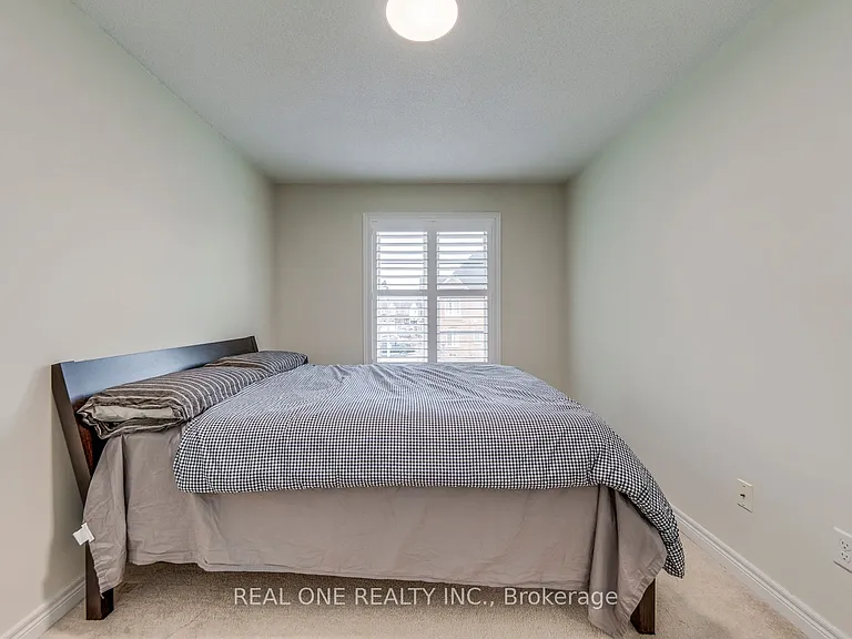 2319 Stone Glen Cres — Photo 33