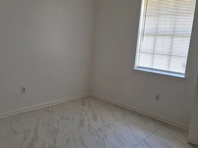 531 Ashmore Rd — Photo 17
