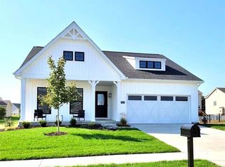 108 Chickasaw Ln, O'Fallon, IL 62269